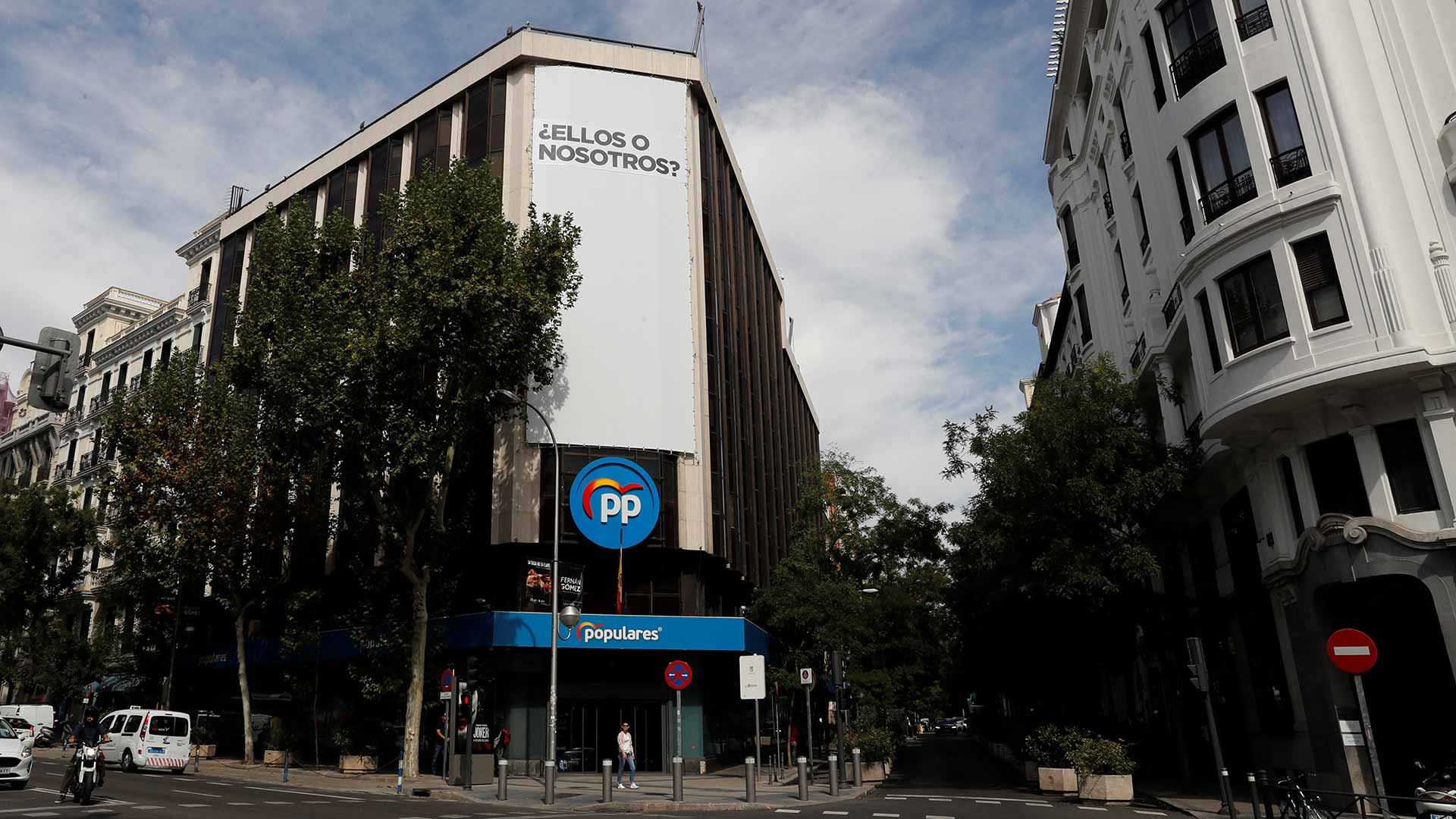 El PP abre la precampaña buscando "soluciones a la parálisis" de España