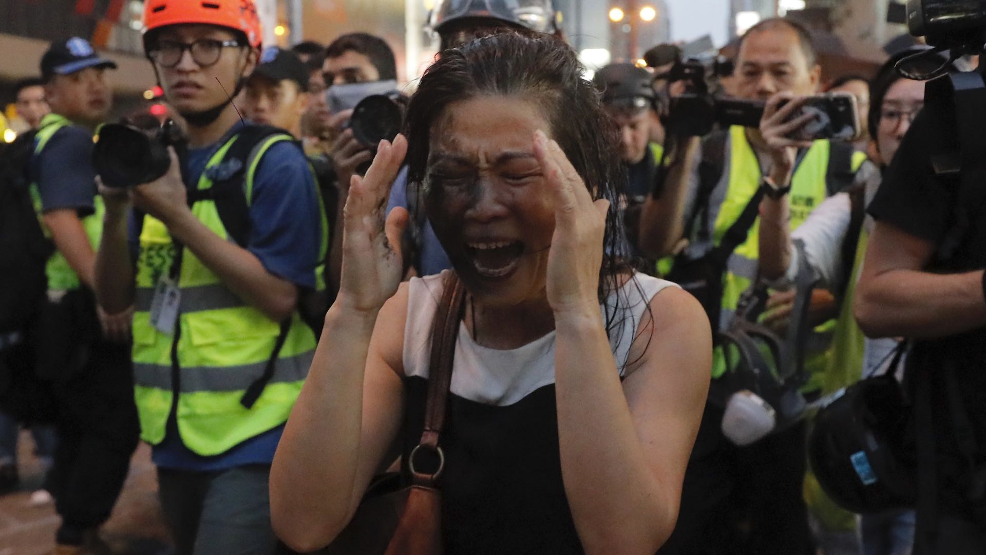 El presidente chino amenaza a Hong Kong: "Quien intente actividades separatistas será aplastado"