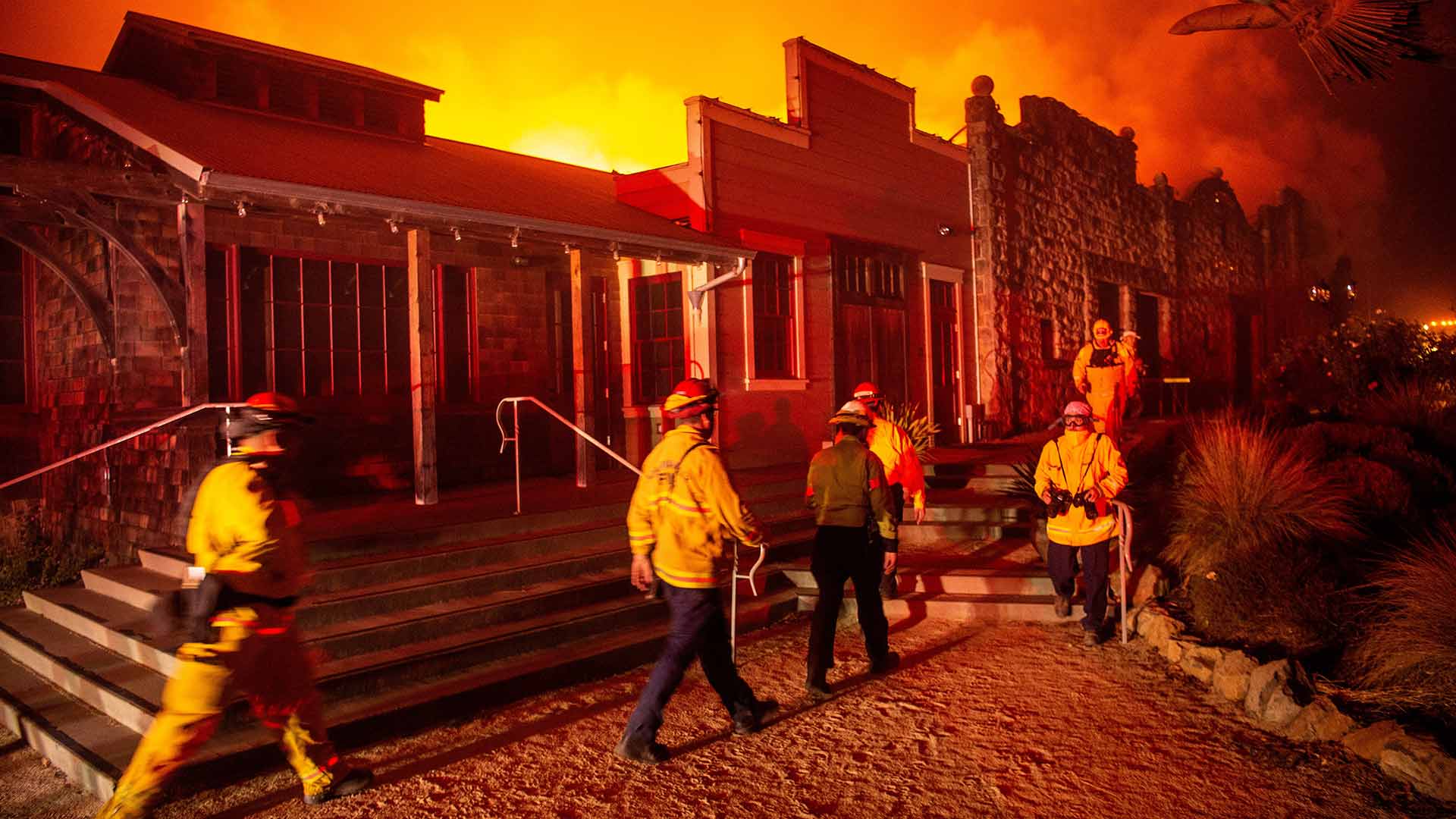 Más de 180.000 personas evacuadas en California ante una nueva ola de incendios