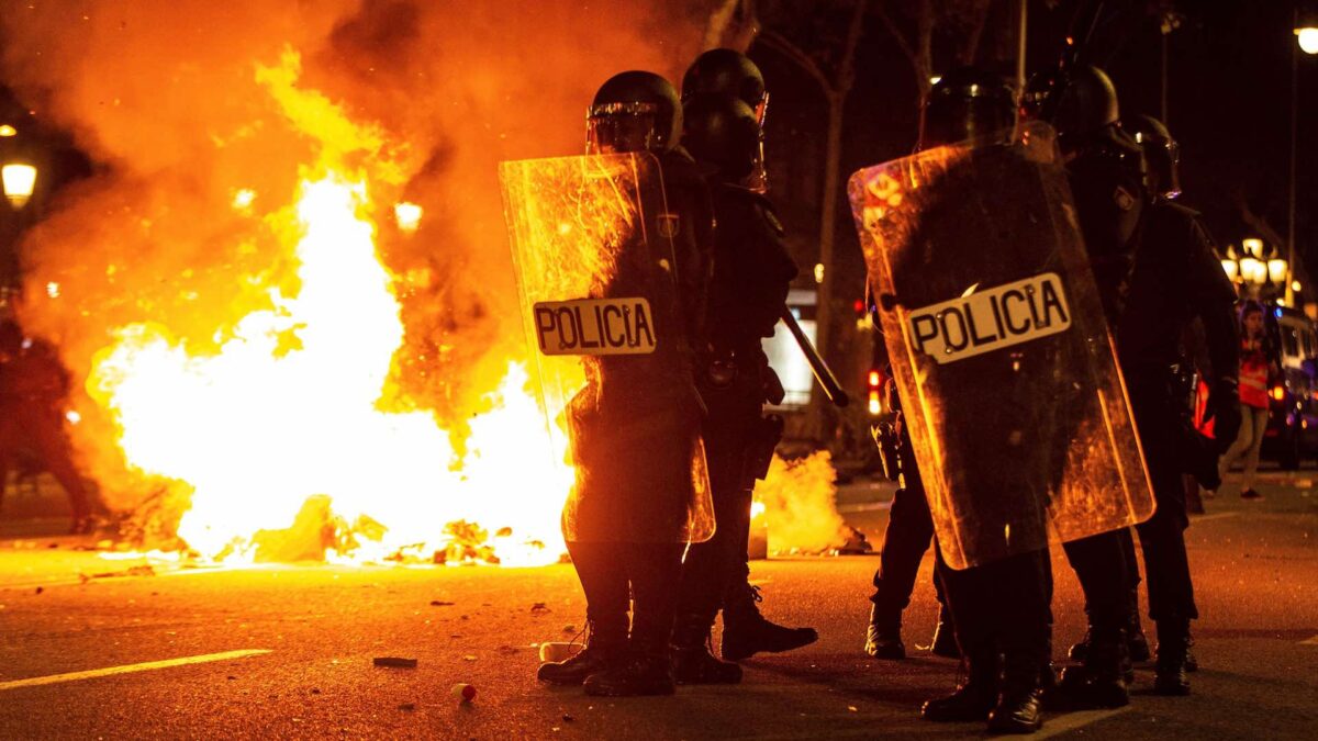 Torra convoca de urgencia a la cúpula del Govern tras los altercados violentos en Cataluña