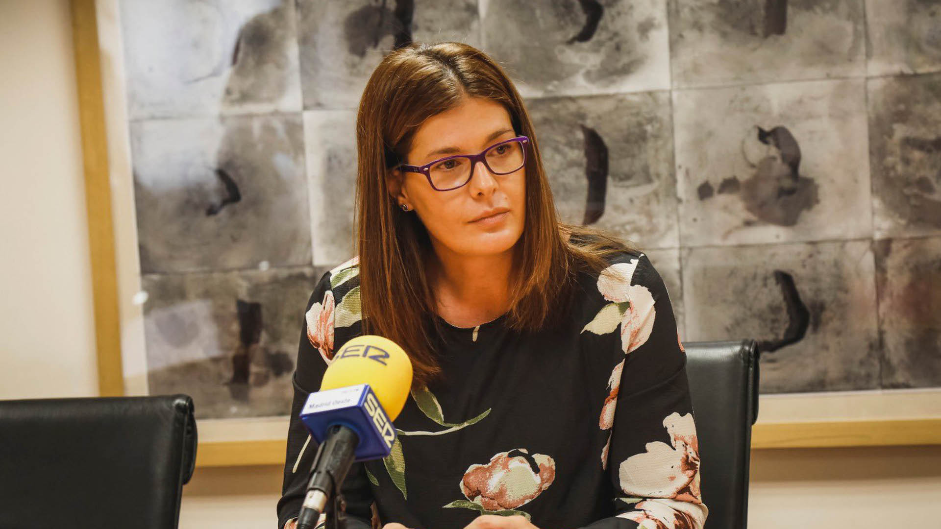 La alcaldesa de Móstoles pide la suspensión cautelar de su militancia en el PSOE