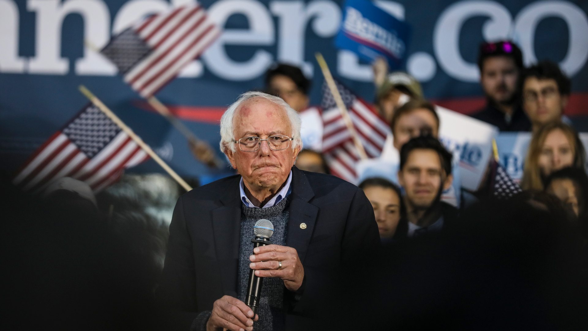 Sanders mejora de su obstrucción arterial y continúa en la carrera por liderar a los demócratas