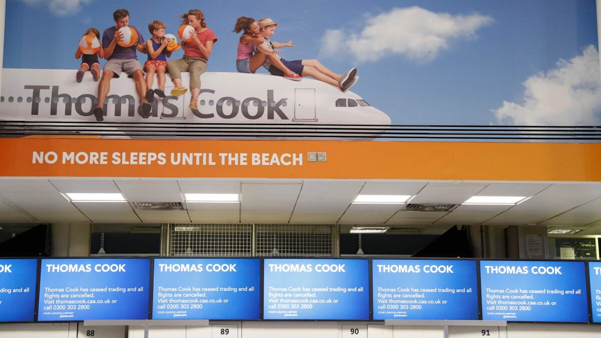 El Gobierno eleva a 800 millones las ayudas al turismo por la quiebra de Thomas Cook