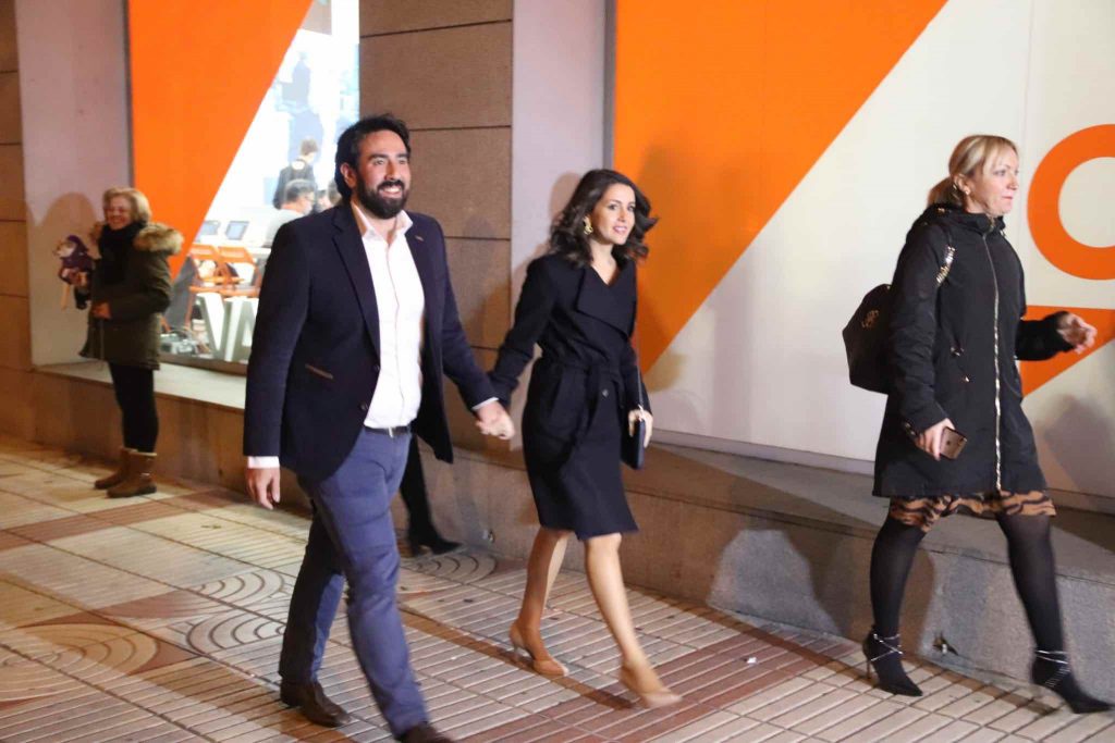 10N en directo | Los primeros sondeos dan de ganador al PSOE, Vox quedaría en tercer lugar 1