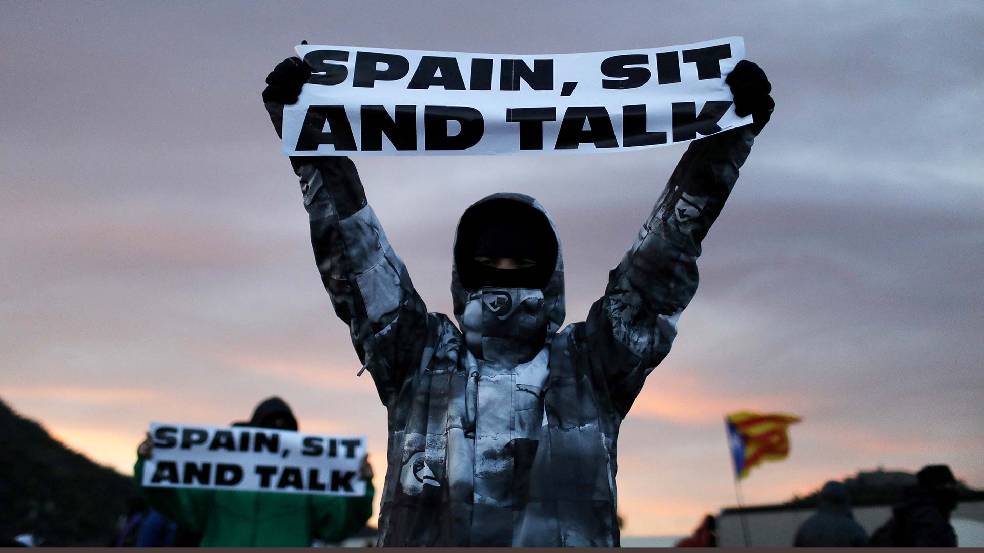 400 intelectuales piden en un manifiesto una negociación política sobre Cataluña