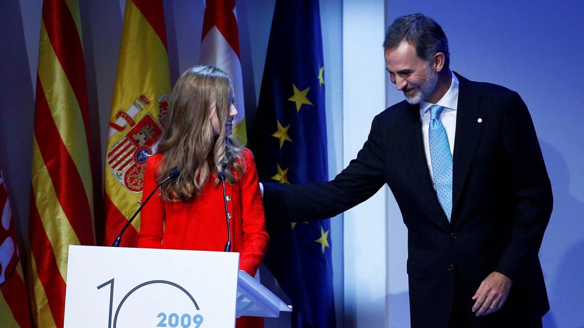 Felipe VI apela a una Cataluña sin violencia en los Princesa de Girona