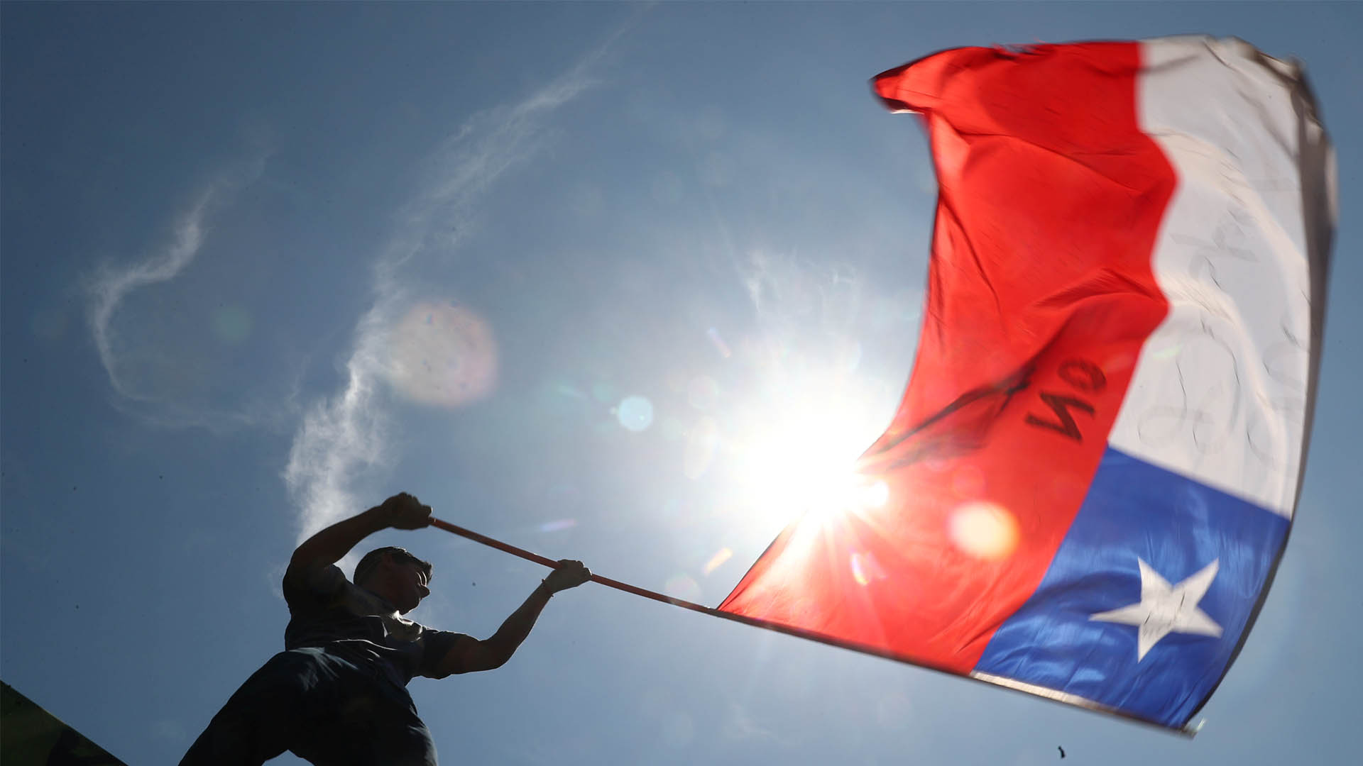 El Gobierno y la oposición de Chile alcanzan un histórico acuerdo para cambiar la Constitución