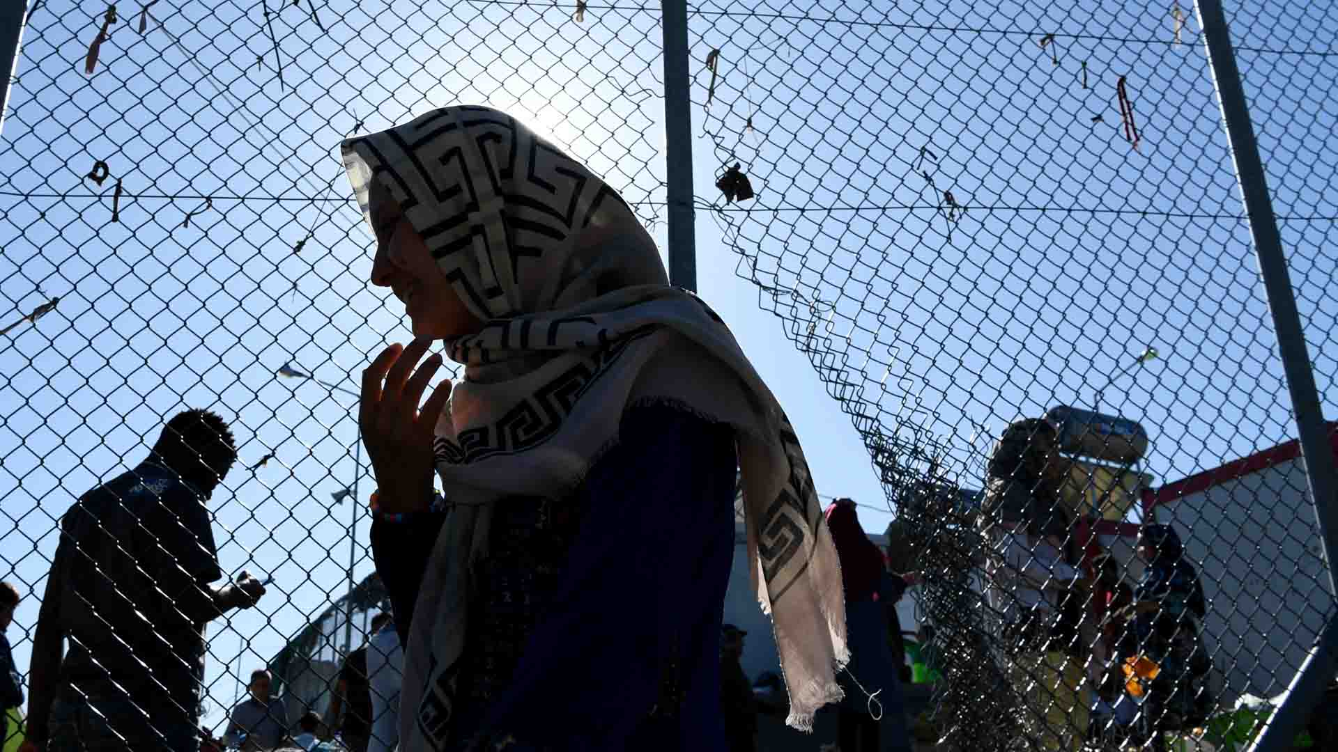 Grecia reemplaza sus tres principales campos de migrantes por "estructuras cerradas" de 5.000 plazas