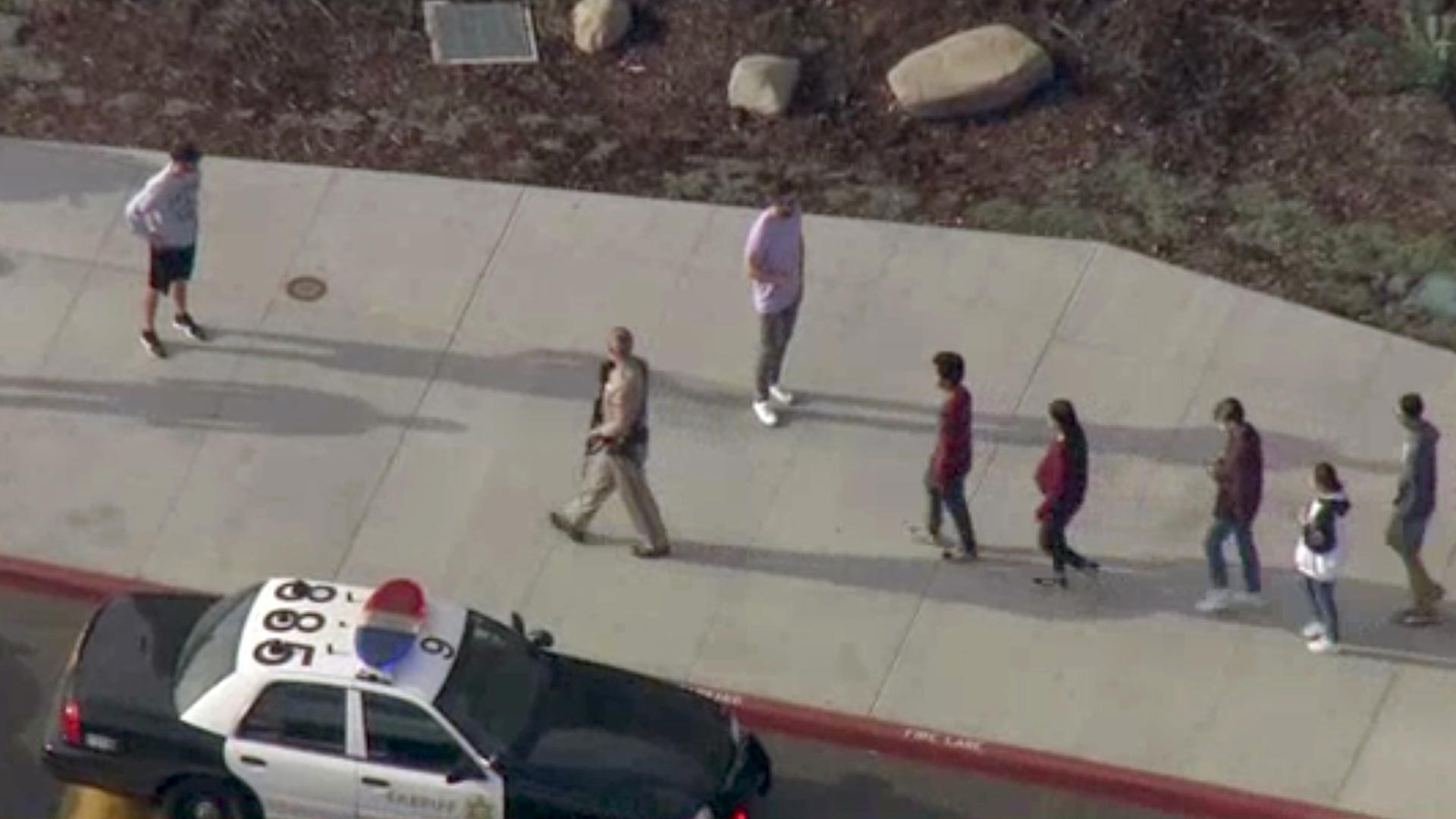 Al menos dos muertos en un tiroteo en una escuela de Los Ángeles