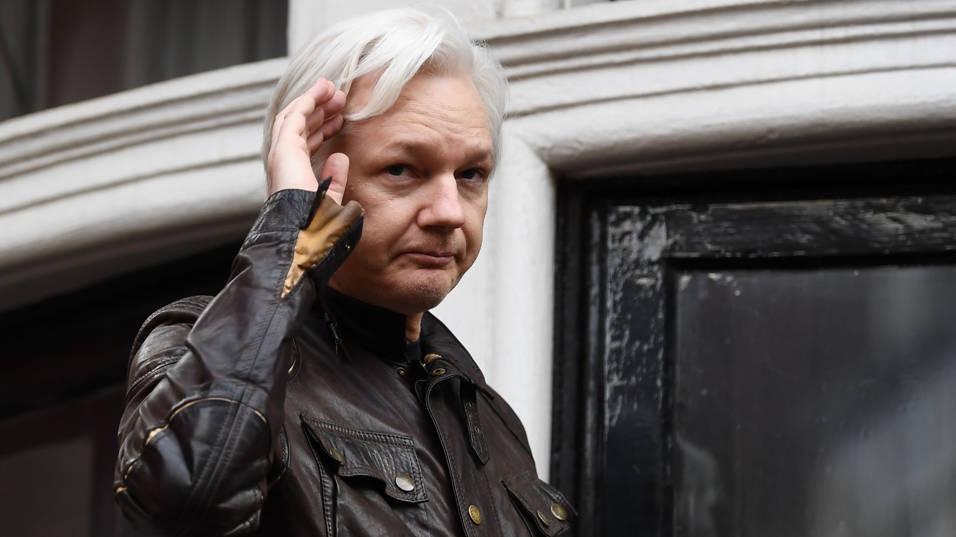 Un grupo de médicos alerta de que la vida de Assange corre peligro si sigue en prisión