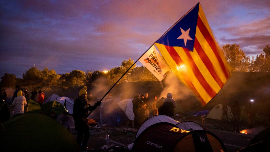 Casi un 47% de los españoles cree que la negociación es la solución a la situación en Cataluña