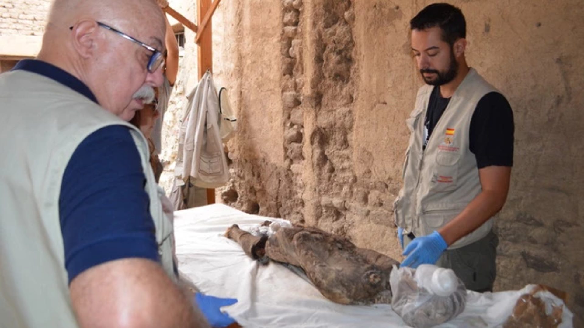 El descubrimiento de 38 españoles que reescribe la historia del verdadero padre de Tutankamón