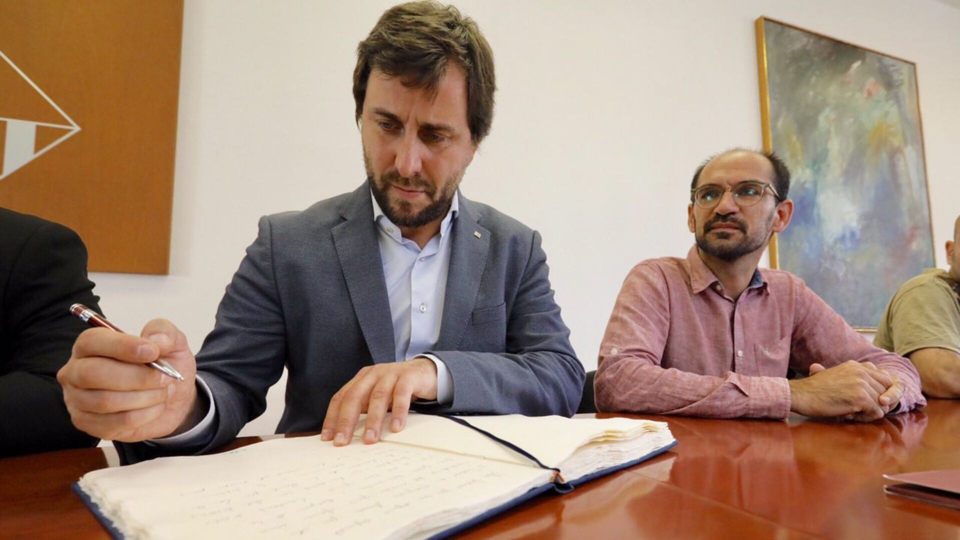 El juez Llarena dicta nuevas euroórdenes por sedición contra los exconsellers huidos Toni Comín y Clara Ponsatí