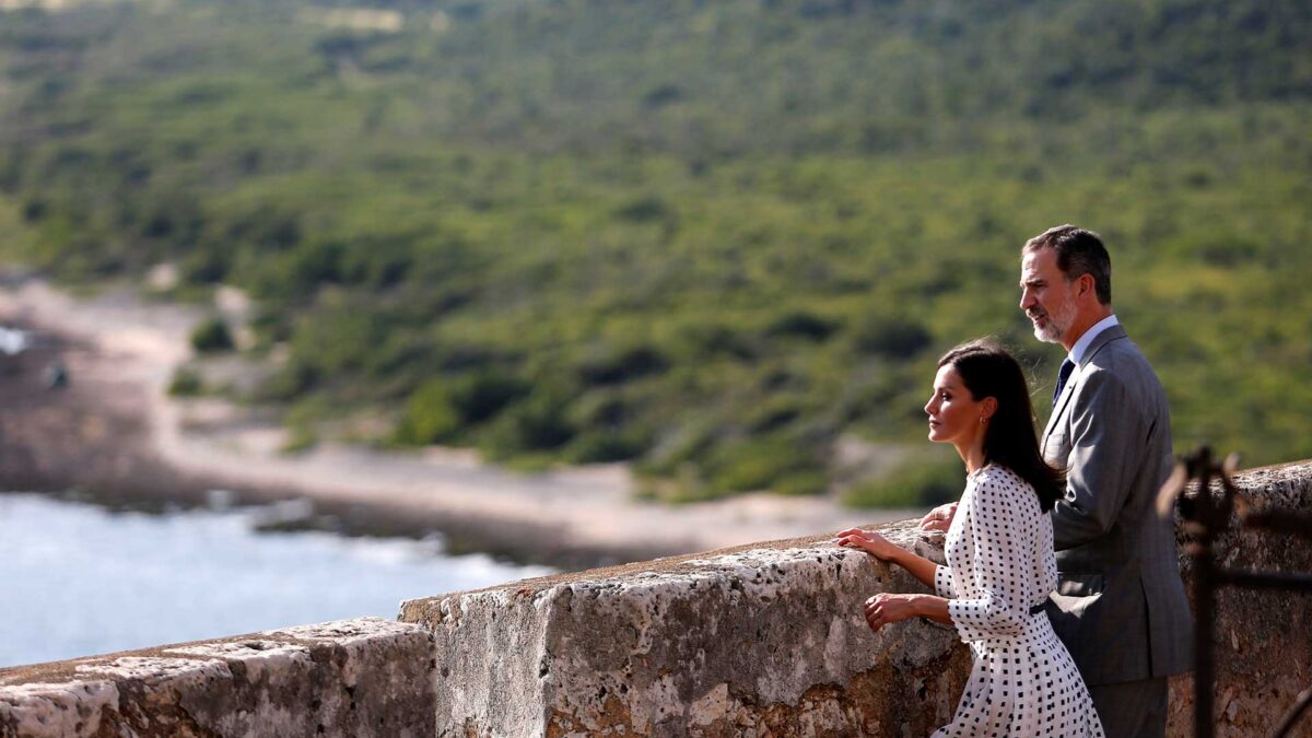 Felipe VI concluye su viaje a Cuba con una reunión con Raúl Castro y pone rumbo a Washington