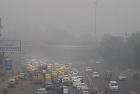 La emergencia de salud en Nueva Delhi por la contaminación obliga a restringir el tráfico