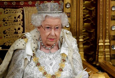 La reina Isabel II no estrenará más prendas hechas con pieles de animales