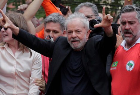 Lula da Silva afirma que fue a la cárcel en lugar de al exilio para poder “probar la mentira” en su contra
