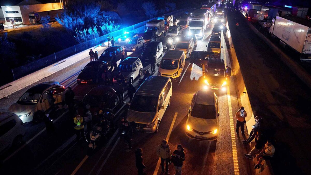 Concluye la protesta en la AP-7 tras una noche en la que más de 500 vehículos han quedado atrapados