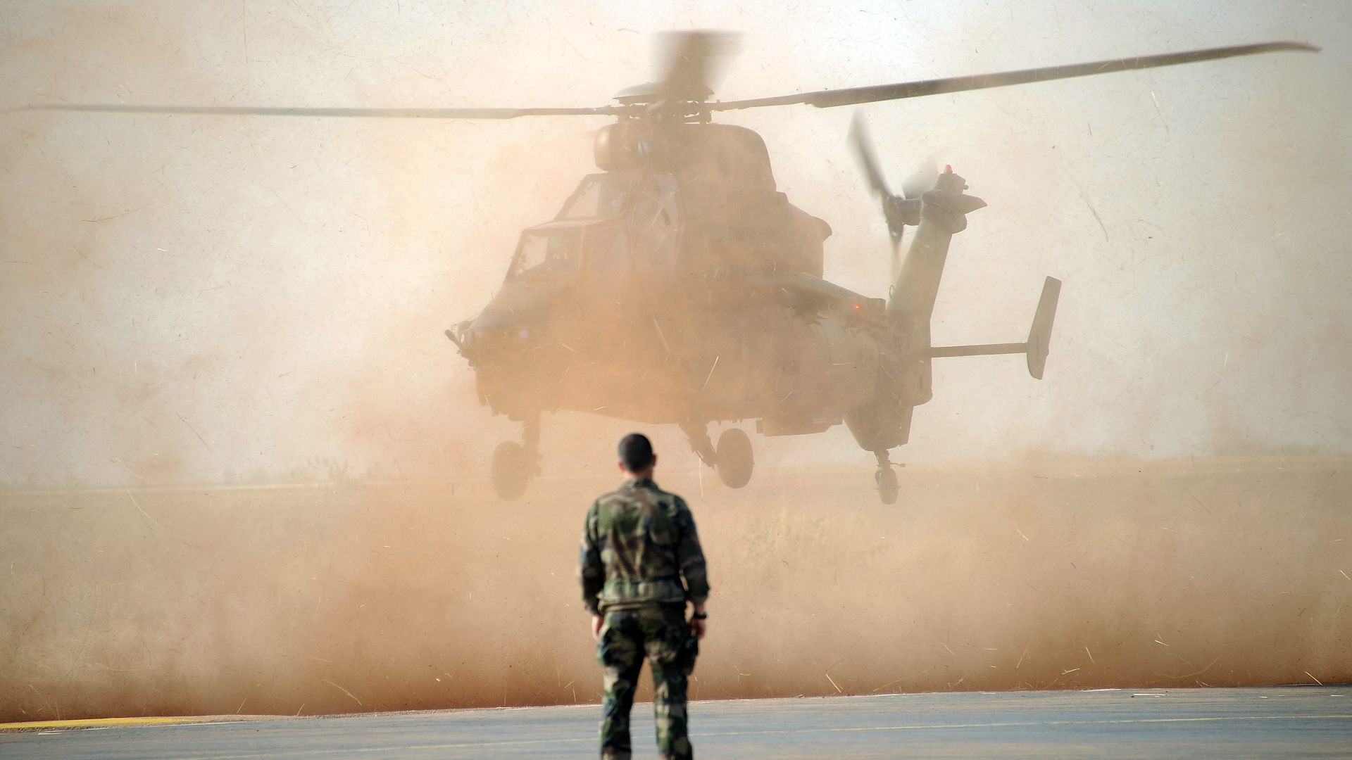 Mueren 13 militares franceses en un accidente aéreo durante una operación contra el terrorismo islámico