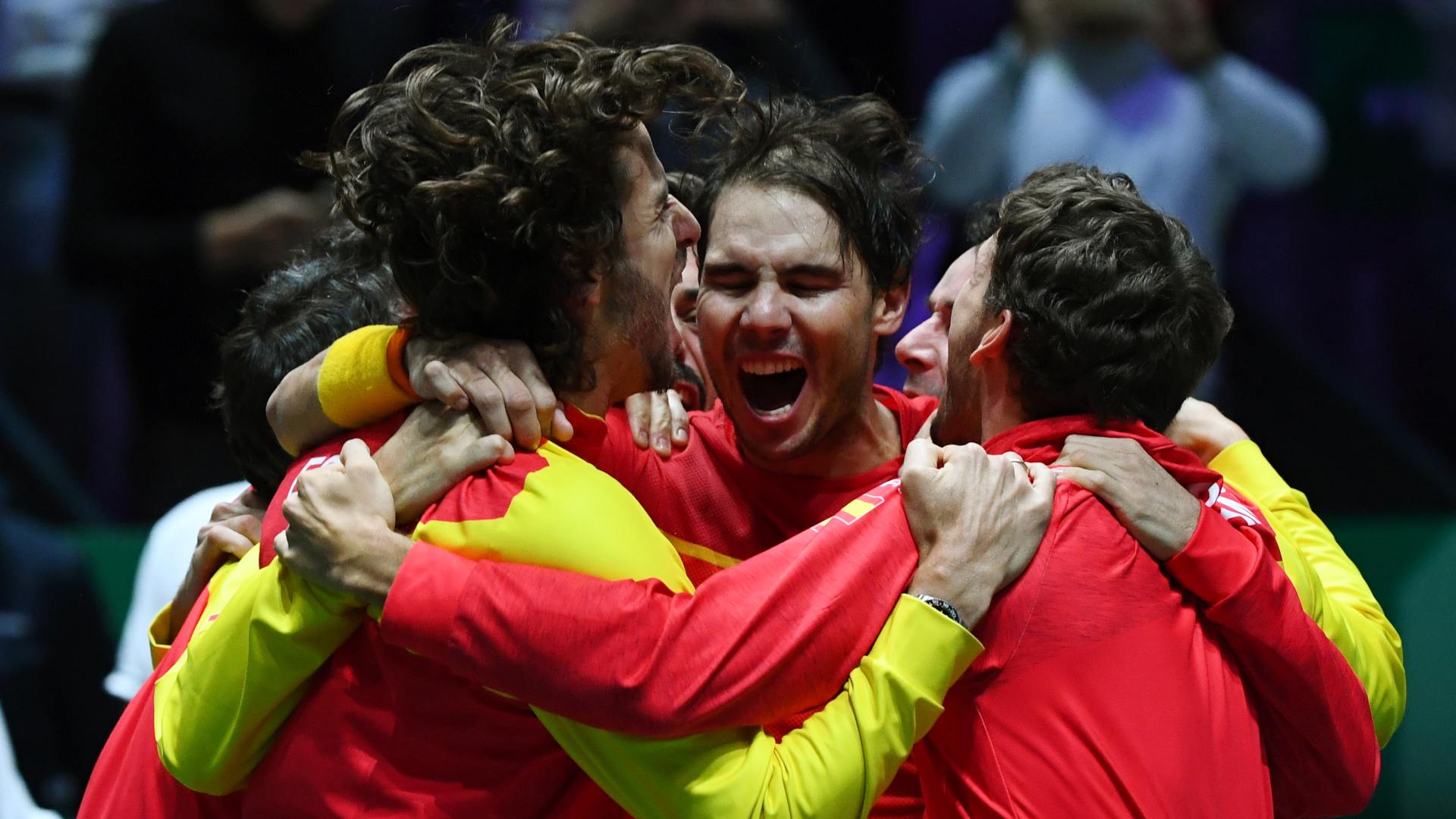 Nadal vence en dos sets a Shapovalov y deja en España la Copa Davis