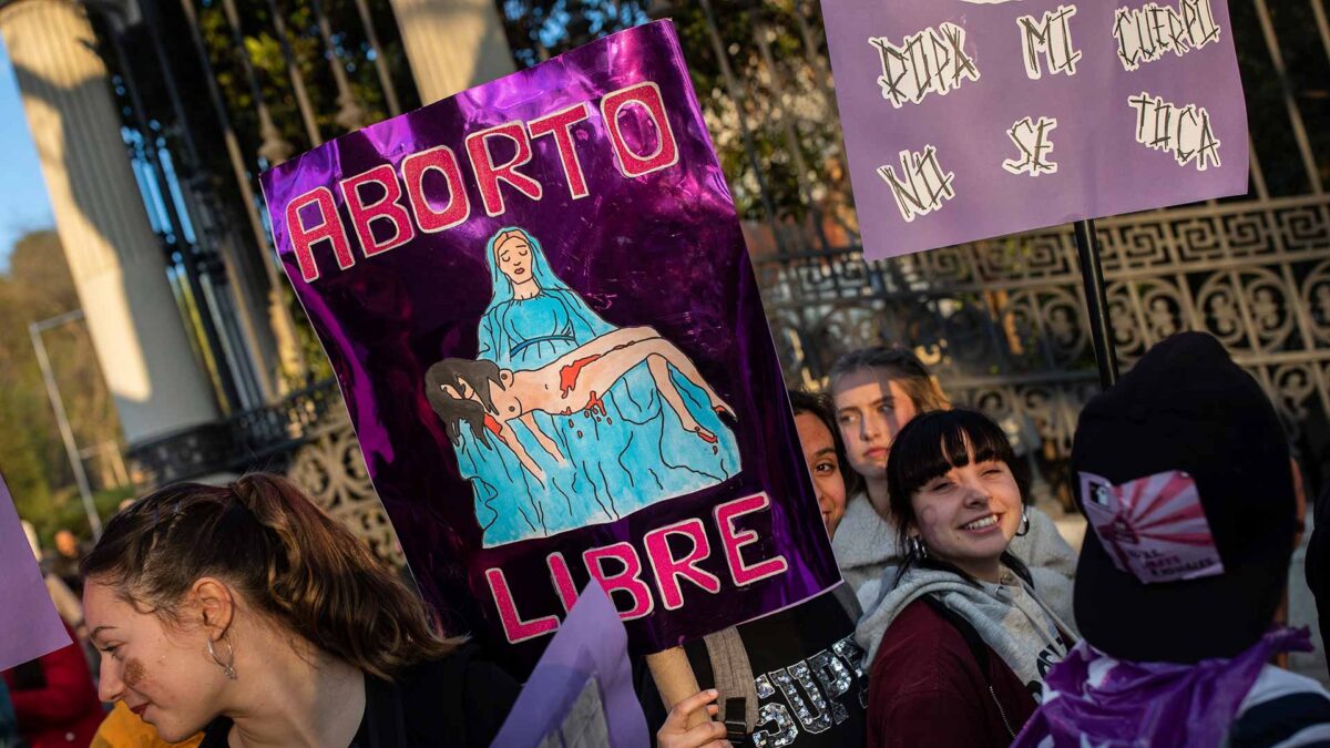 Una diputada de Vox hacía ecografías frente a una clínica para evitar que las mujeres aborten