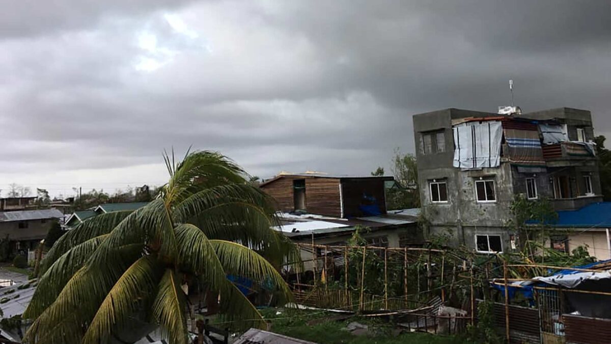 Al menos 16 muertos en Filipinas por el paso del tifón Phanfone