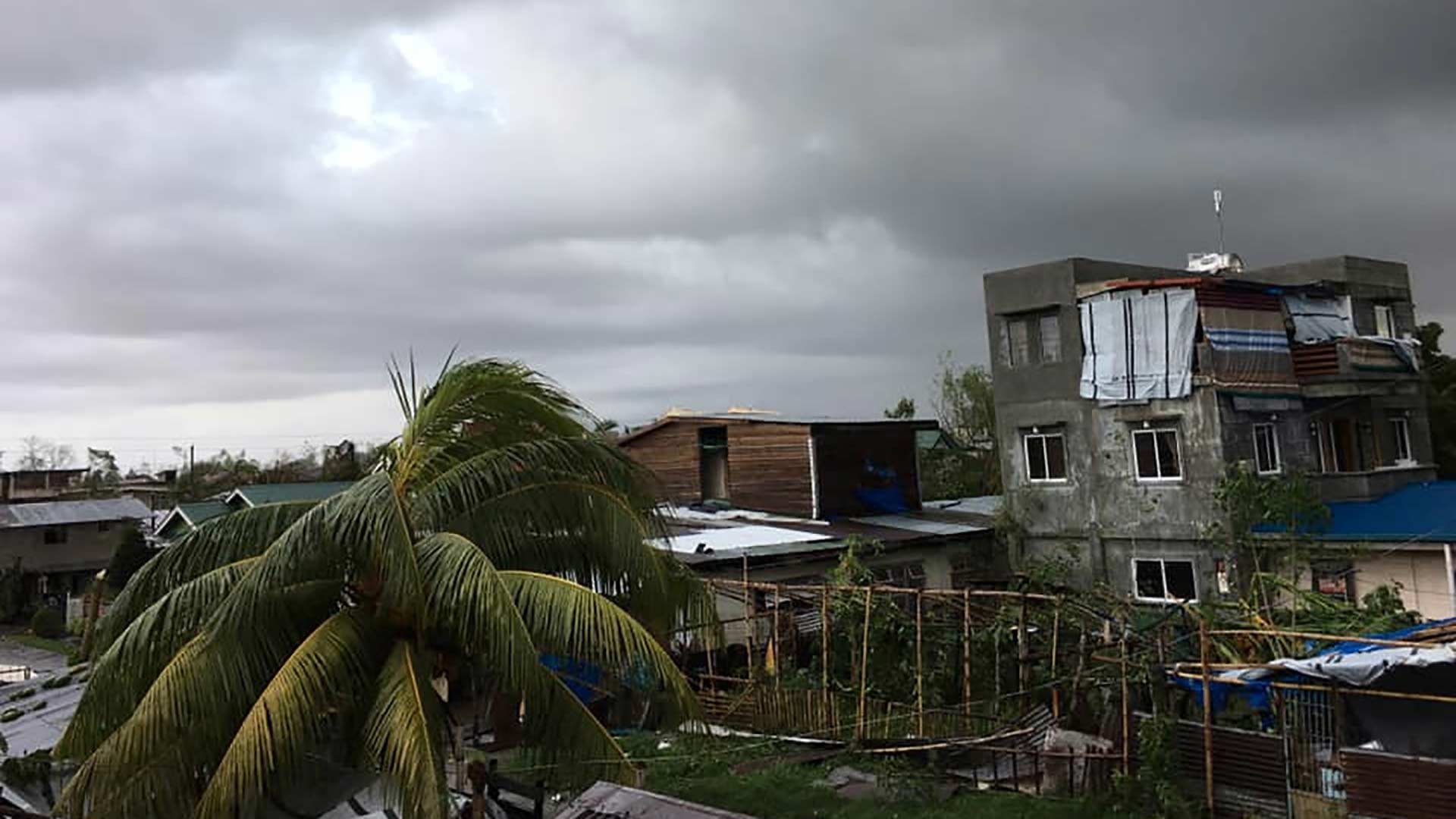 Al menos 16 muertos en Filipinas por el paso del tifón Phanfone