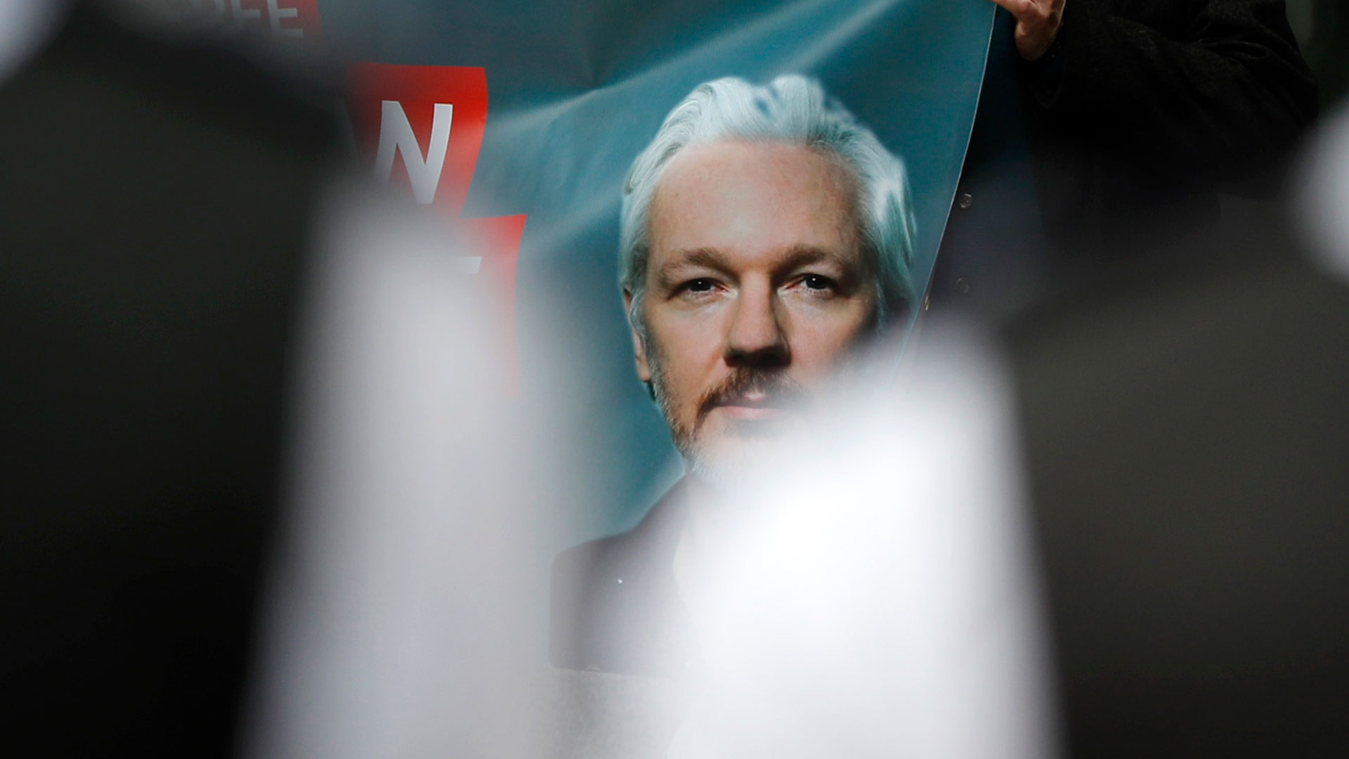 Assange asegura que fue espiado en la Embajada de Ecuador y apunta a EEUU