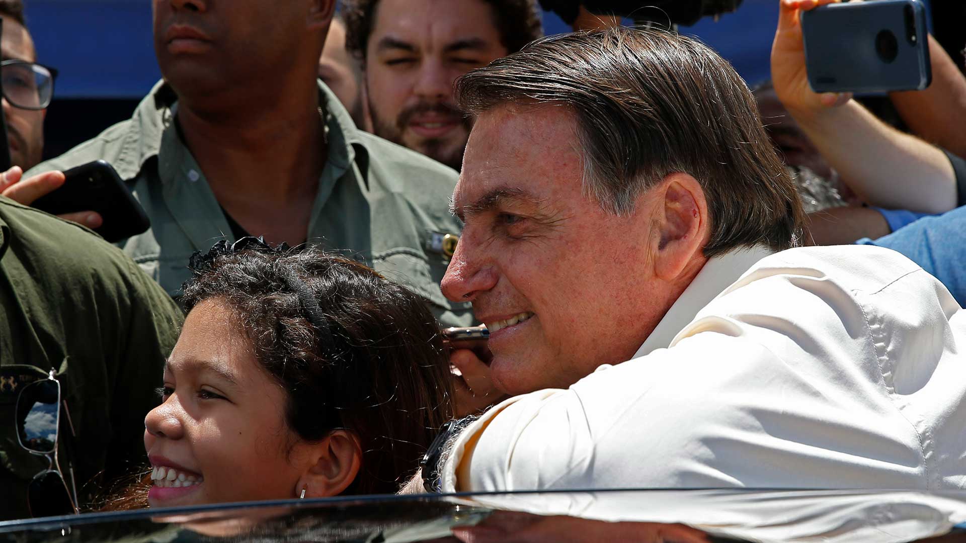Bolsonaro celebra el aumento de registros de armas en Brasil