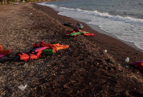 Casi 60 muertos en el naufragio de una patera que se dirigía a Canarias