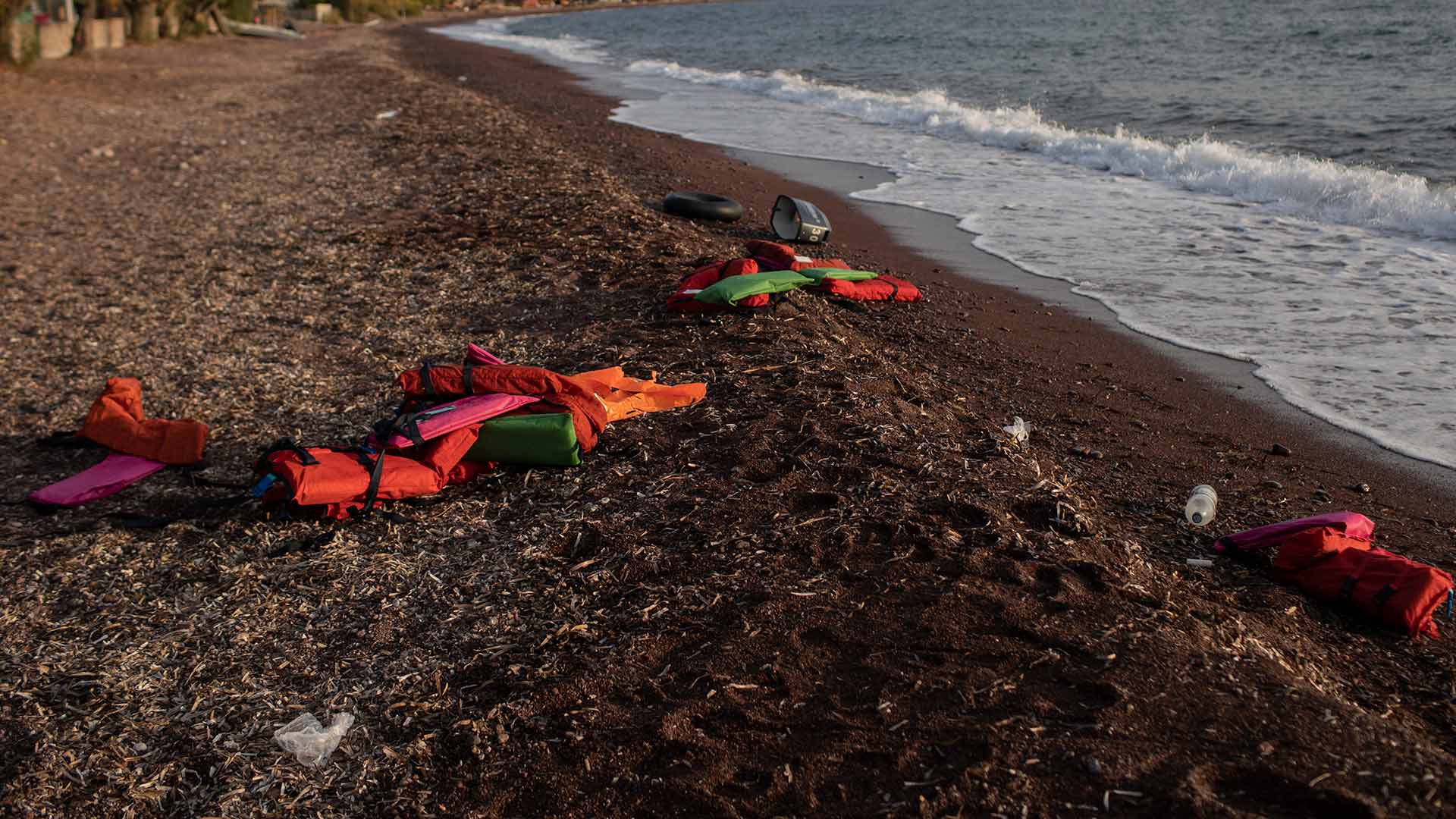 Casi 60 muertos en el naufragio de una patera que se dirigía a Canarias