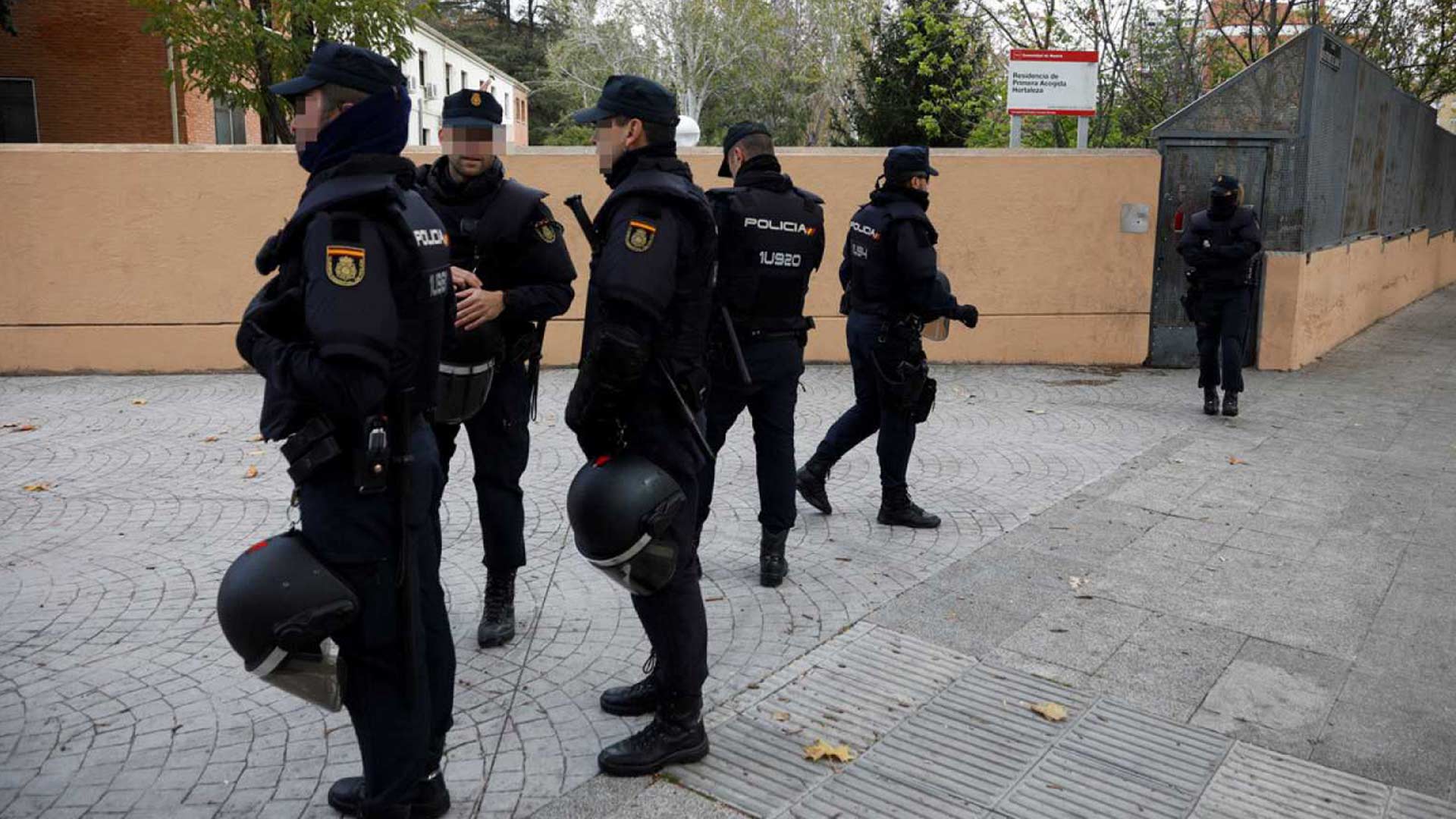 La Policía investiga el lanzamiento de una granada al patio de un centro de menores en Madrid