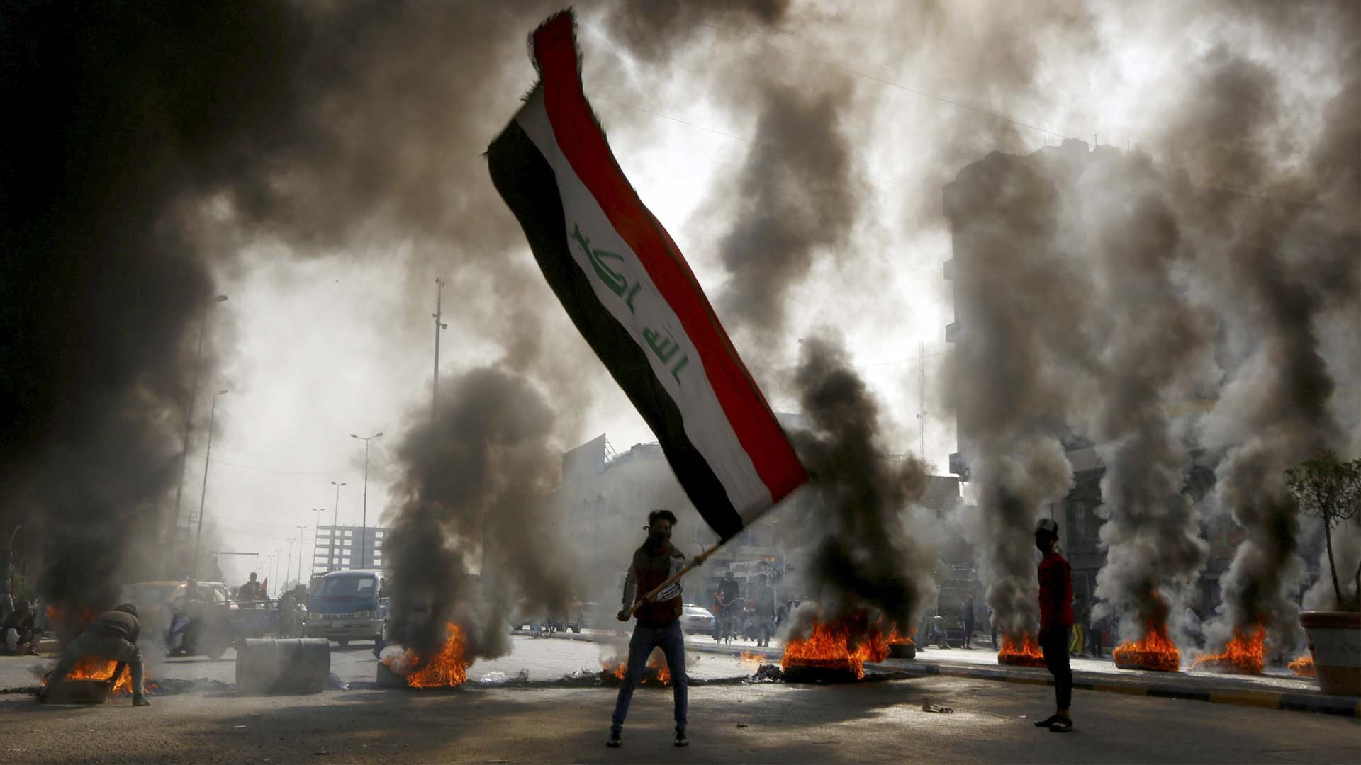 El Parlamento de Irak acepta la dimisión del Gobierno tras dos meses de revueltas con más de 400 muertos