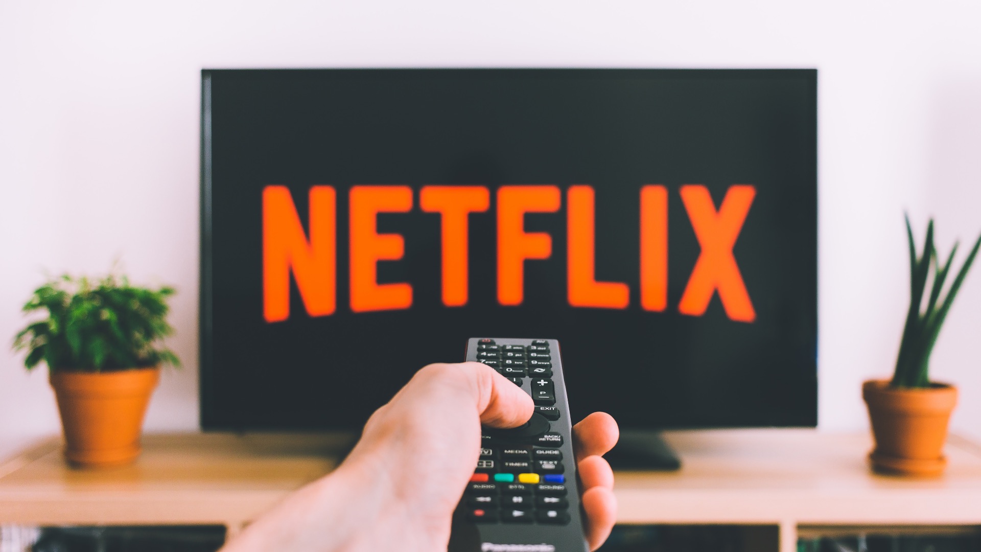 El ‘streaming’ sigue ganando: otra caída del consumo de televisión y la inversión publicitaria