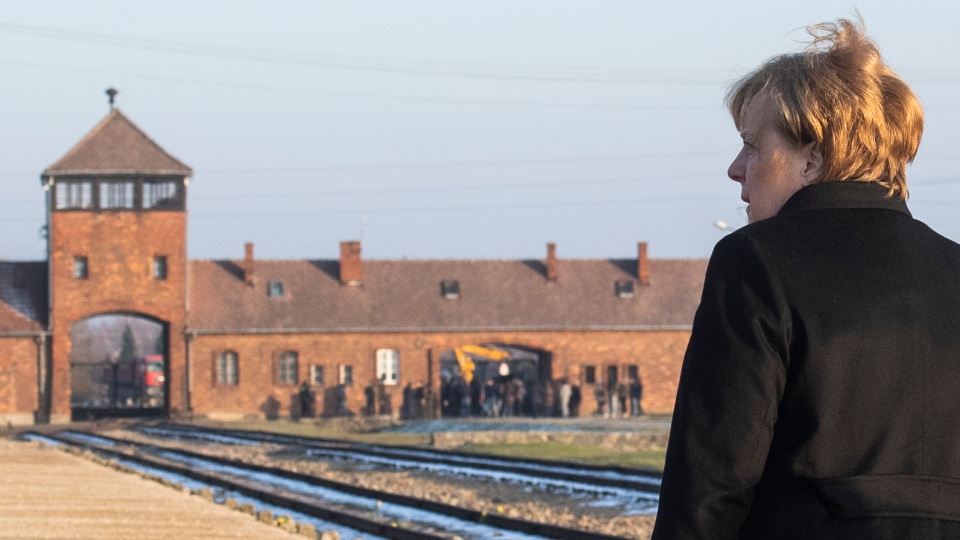 Histórica visita de Angela Merkel al campo de exterminio de Auschwitz
