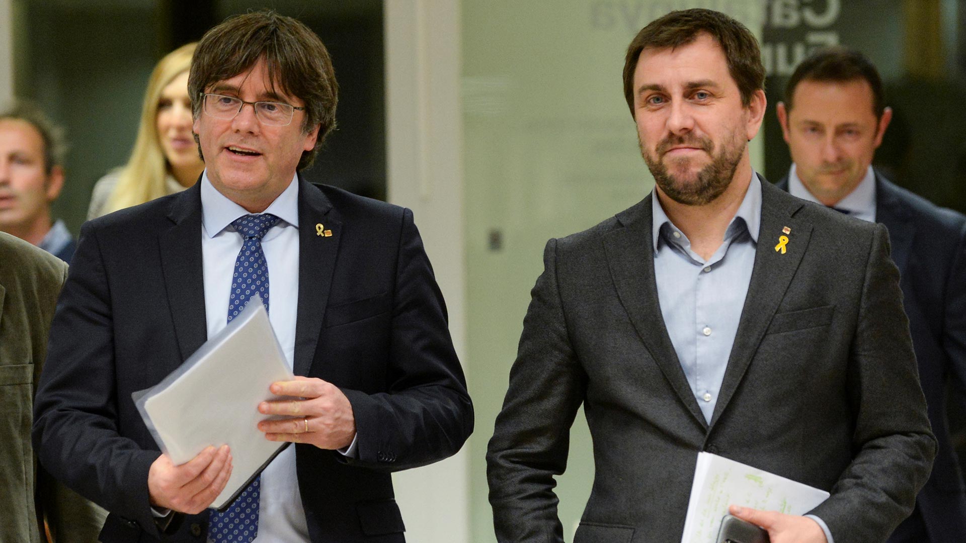 La Eurocámara levanta la prohibición de acceso a Puigdemont y Comín