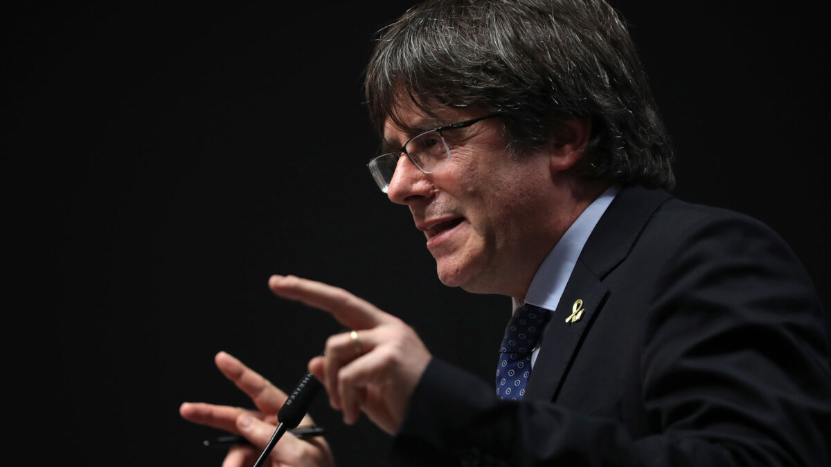 Puigdemont y Comín recogen sus credenciales de eurodiputados