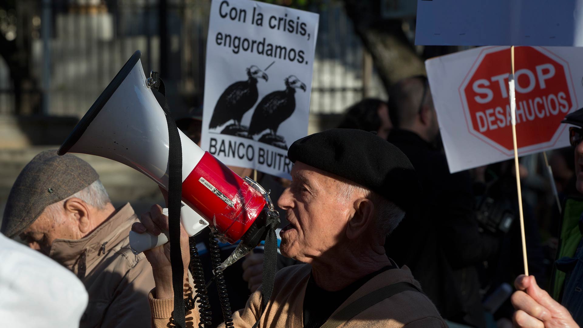 Los bancos deberán ofrecer alquiler social a familias vulnerables antes de desahuciarlas en Cataluña