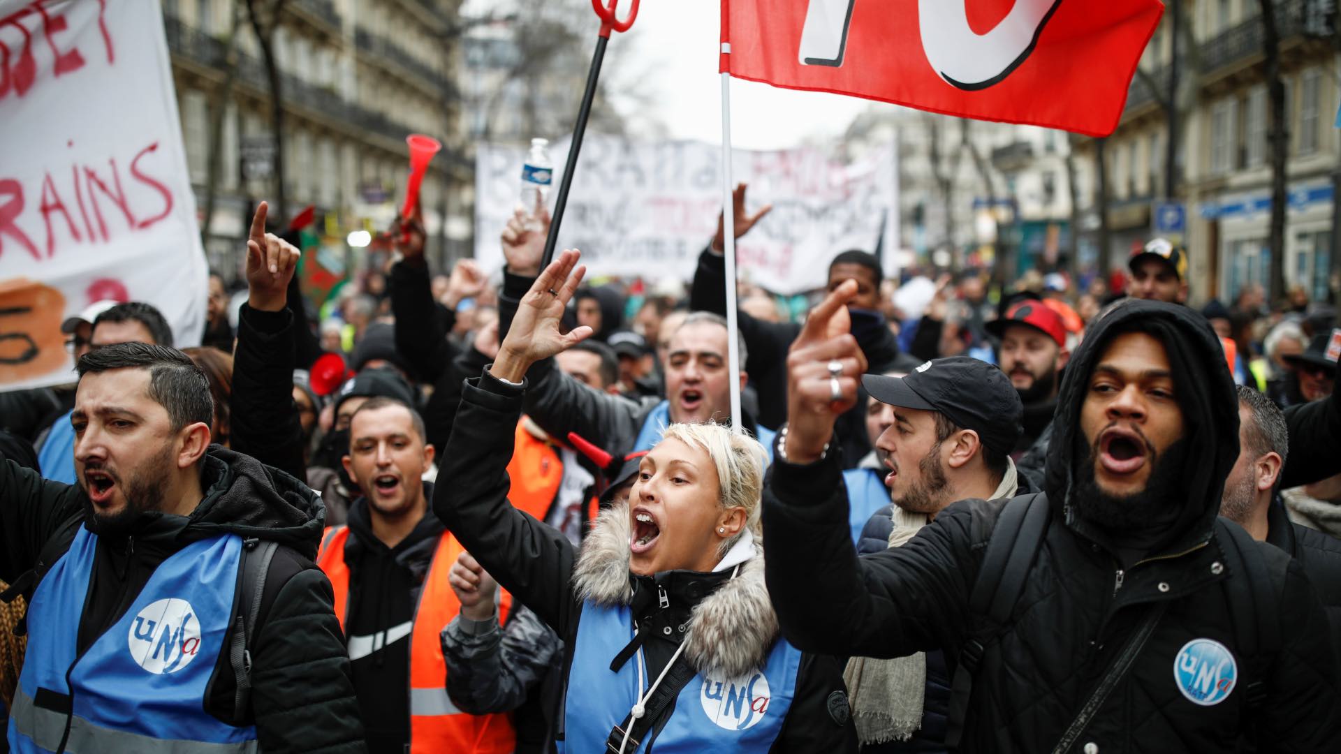 No habrá tregua para Macron: sindicatos y chalecos amarillos se unen a la protesta