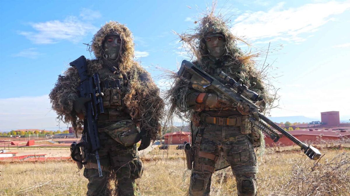 «Triunfar o morir»: los tiradores de precisión de la Brigada Paracaidista desvelan sus secretos