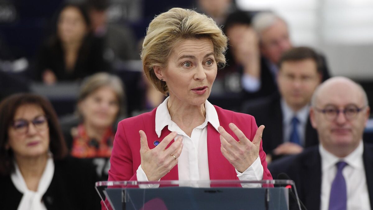 Von der Leyen advierte de que un Brexit duro perjudicaría «más» a Reino Unido que a la UE