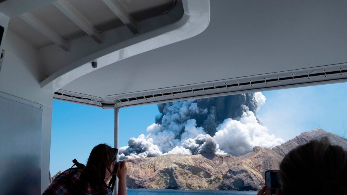 Se elevan a 20 los muertos por la erupción del volcán Whakaari de Nueva Zelanda