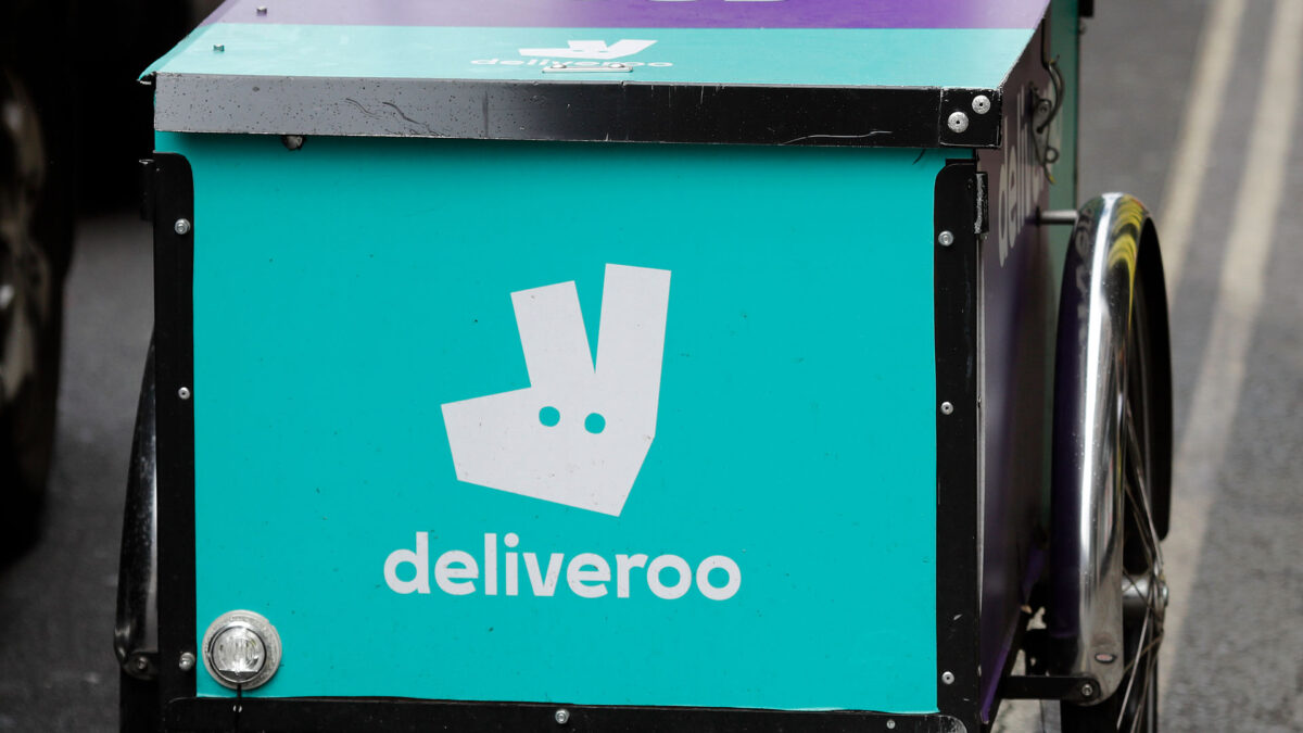 Los repartidores de Deliveroo eran falsos autónomos, según el TSJ de Madrid