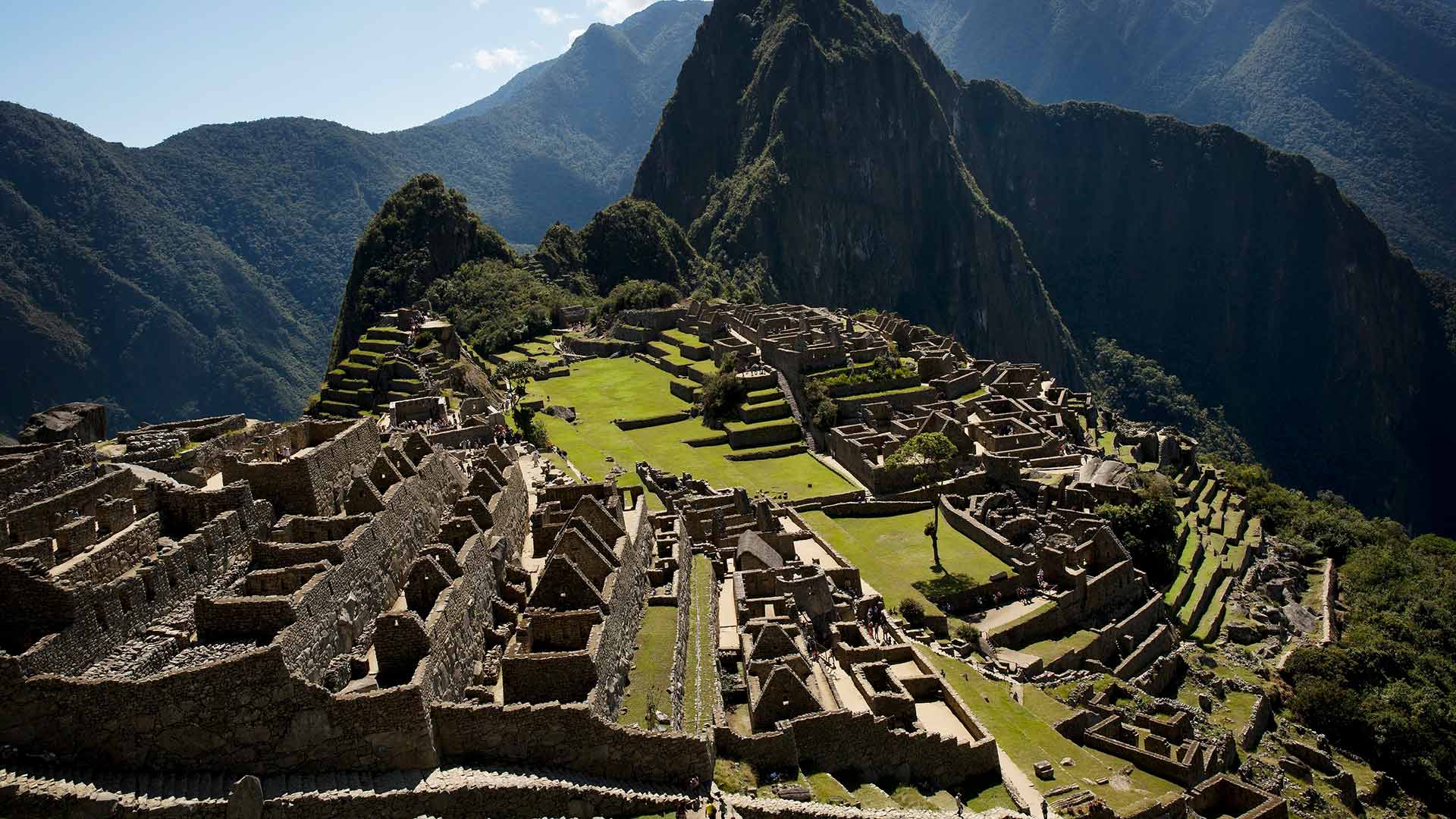 Cinco turistas serán deportados y uno irá a juicio por causar daños en Machu Pichu