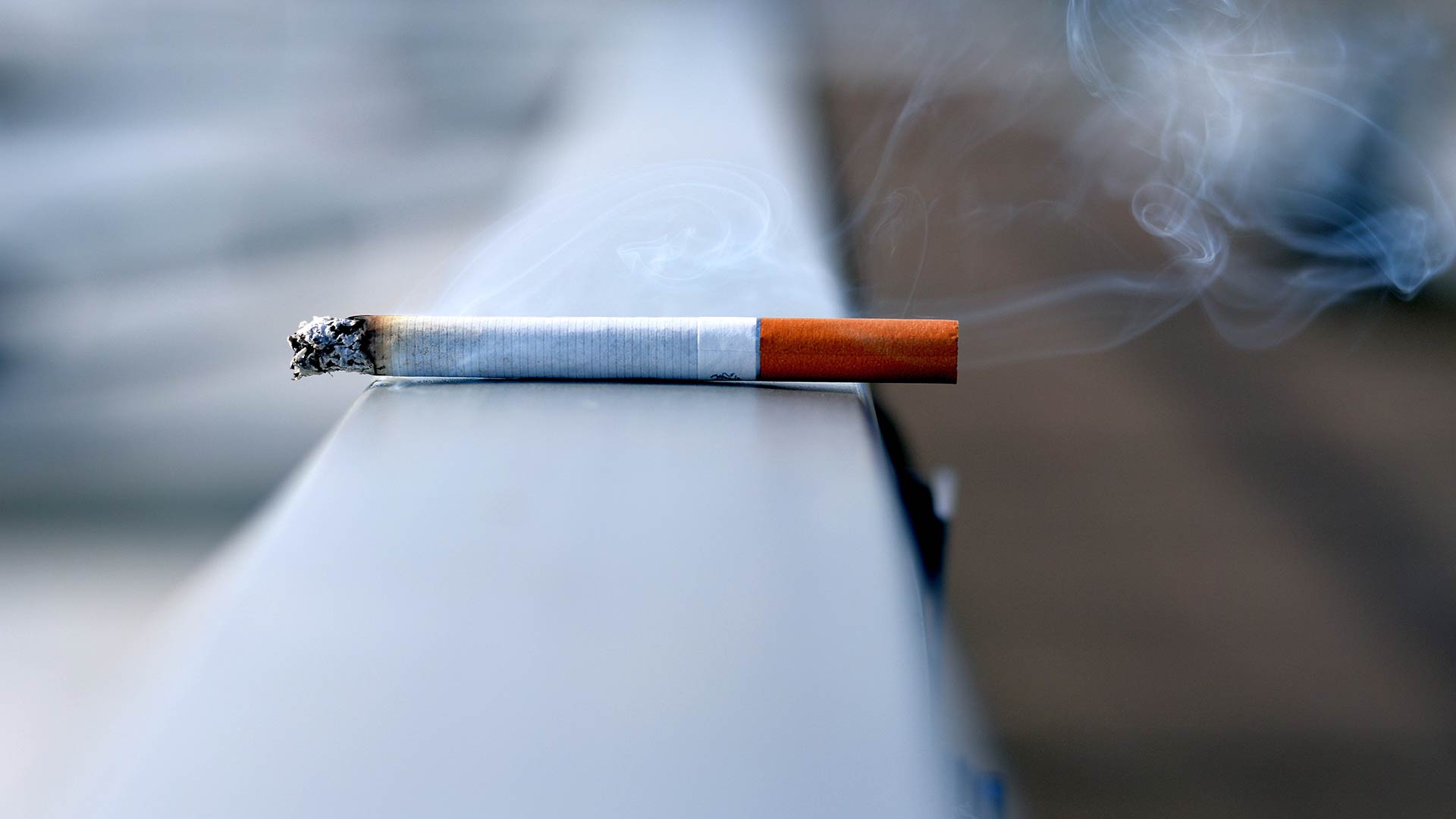 El cáncer de pulmón desciende en los hombres y aumenta en las mujeres por el tabaco