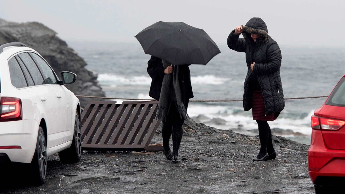 El temporal deja un muerto en Asturias y obliga a cerrar el aeropuerto de Alicante