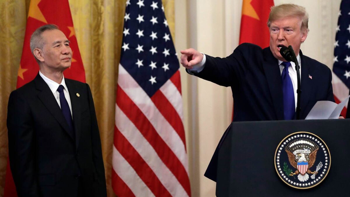 Estados Unidos y China firman la primera fase del acuerdo comercial, pero los aranceles continúan