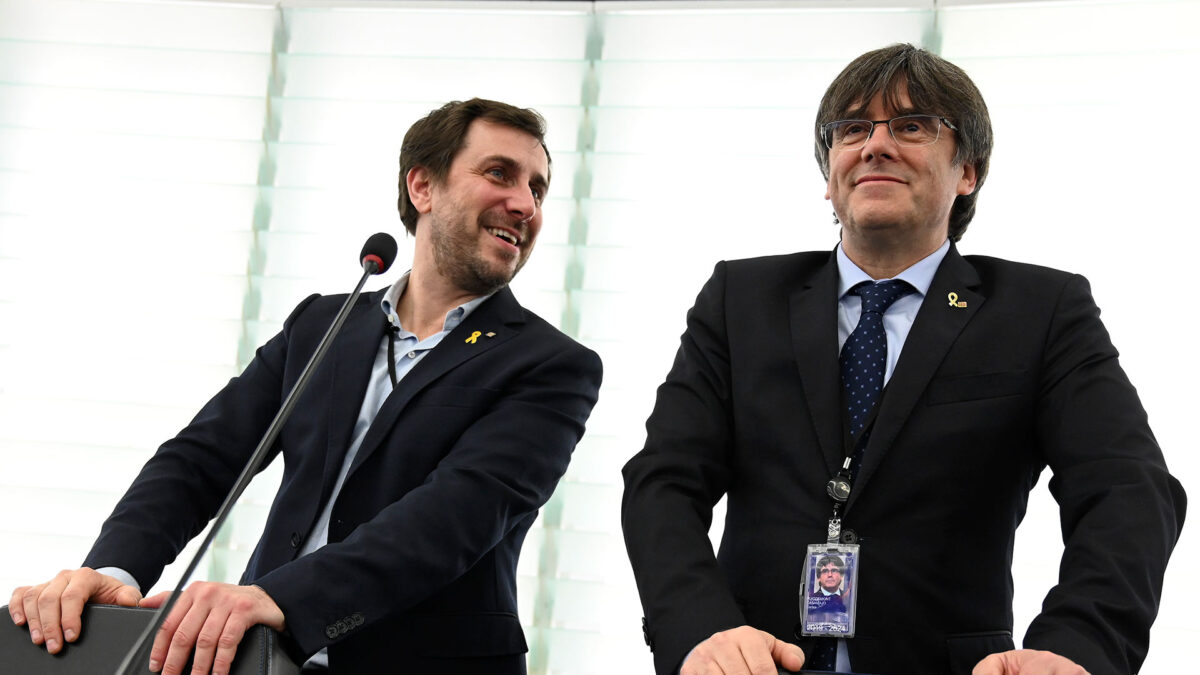 La Eurocámara inicia el proceso para retirar la inmunidad a Puigdemont y Comín