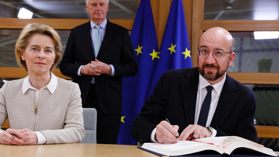 Líderes de la UE firman el acuerdo del Brexit antes de que lo ratifique la Eurocámara