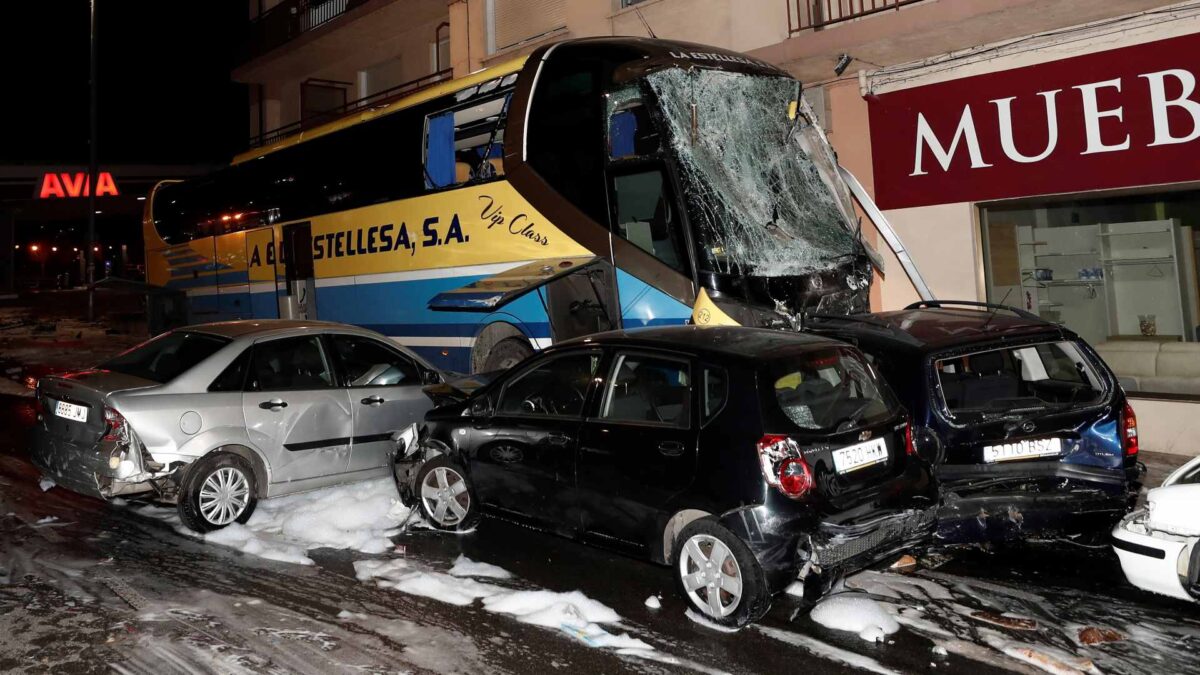 Mueren dos hermanos de cinco y ocho años en un accidente en Estella y su madre queda herida grave